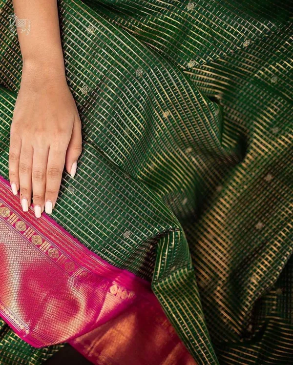 Green::Purple__Woven_Banarasi_Jacquard_Saree_(Green,_Purple)